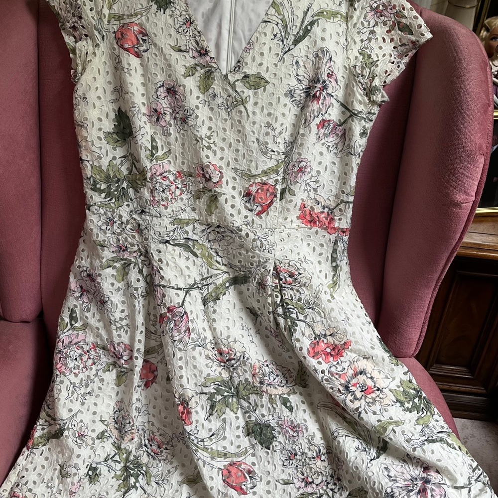 Ann Taylor Cream Floral print Midi Dress- size 10 fit and flair excellent - Picture 12 of 14